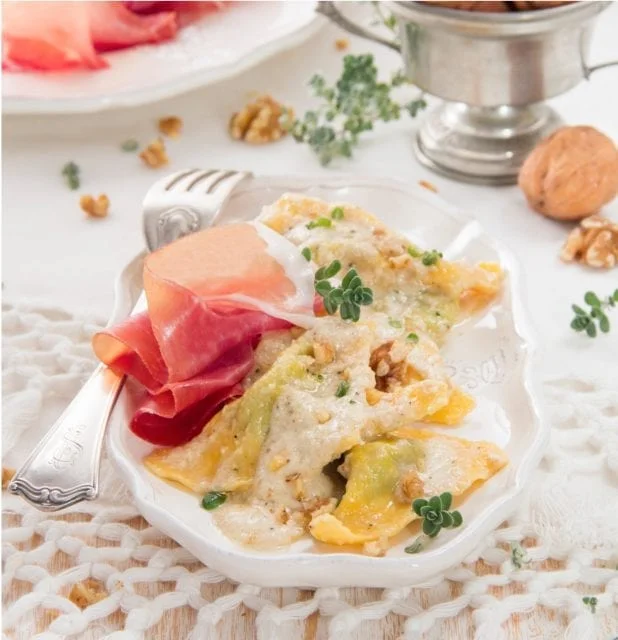 raviolis-au-jambon-de-parme-et-pesto-aux-noix-santecool
