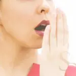 HALITOSE : TOUT CE QUE VOUS AVEZ TOUJOURS VOULU SAVOIR SUR LA MAUVAISE HALEINE SANS JAMAIS OSER LE DEMANDER