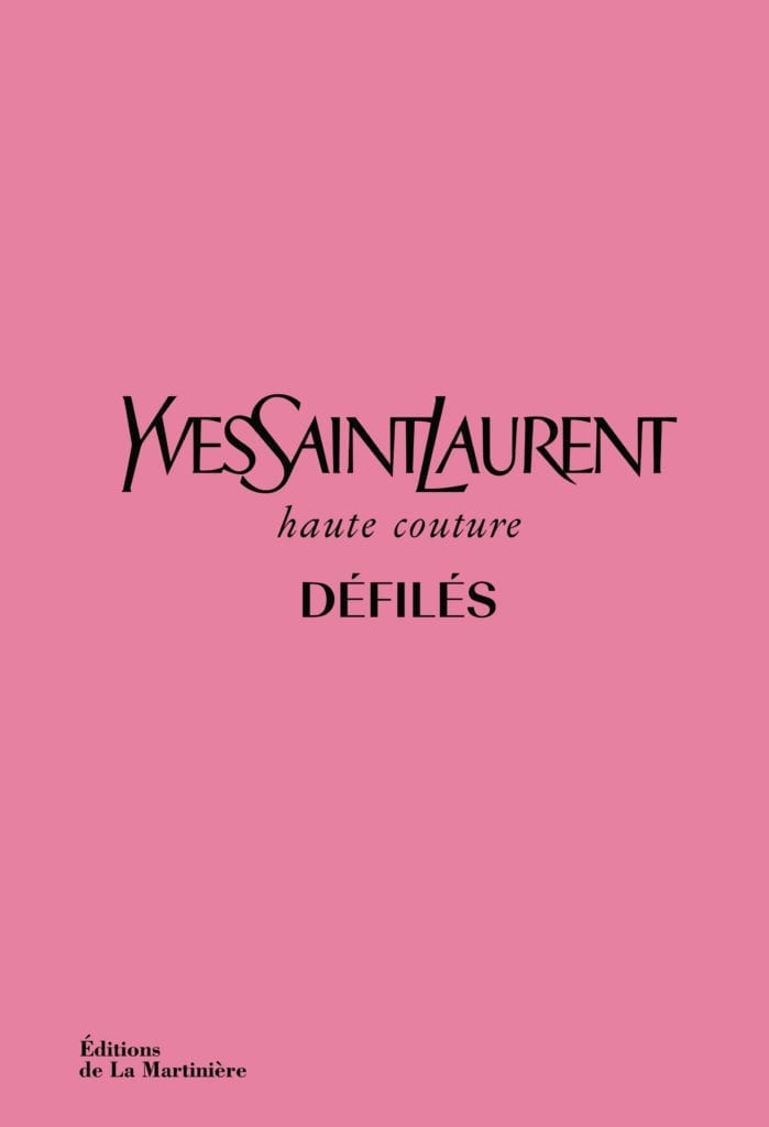 Yves Saint Laurent défilés est un splendide ouvrage présentant les collections du grand créateur de 1962 à 2002.