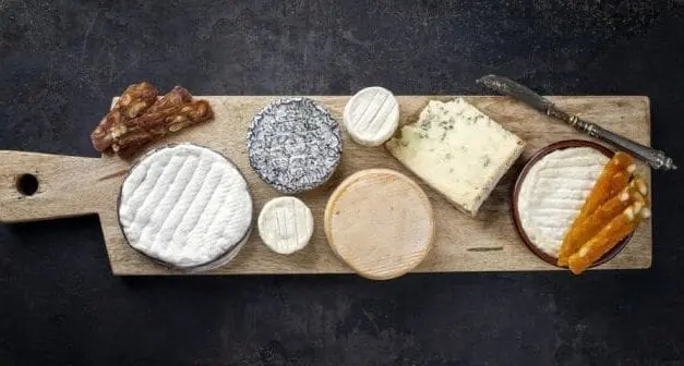 Tout savoir sur les fromages au lait cru