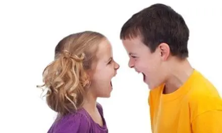 Les enfants ayant un grand frère parlent moins bien