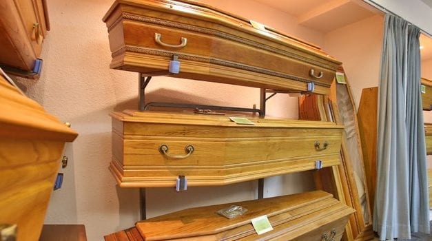 Les abus des pompes funèbres