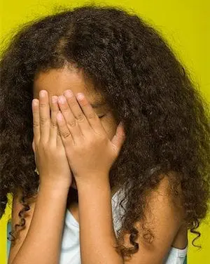 Hallucinant : ma fille de 7 ans 1/2 a les seins qui poussent!