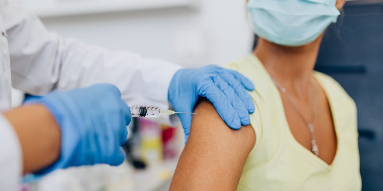 Trois essais cliniques vaccinaux devraient démarrer en France dès le mois de décembre