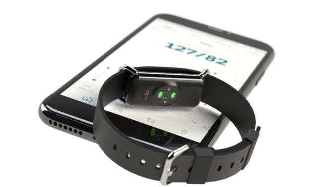 1er bracelet connecté de surveillance de sa tension