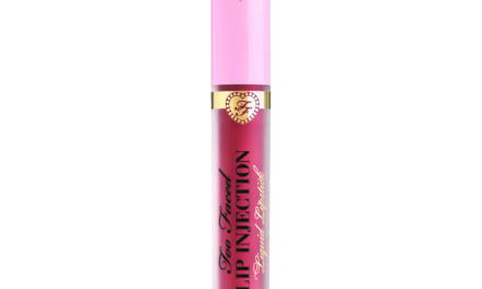 Lip Injection Liquid Lipstick apporte volume et couleur à vos lèvres