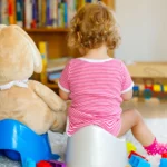 Quand apprendre le pot à bébé ?