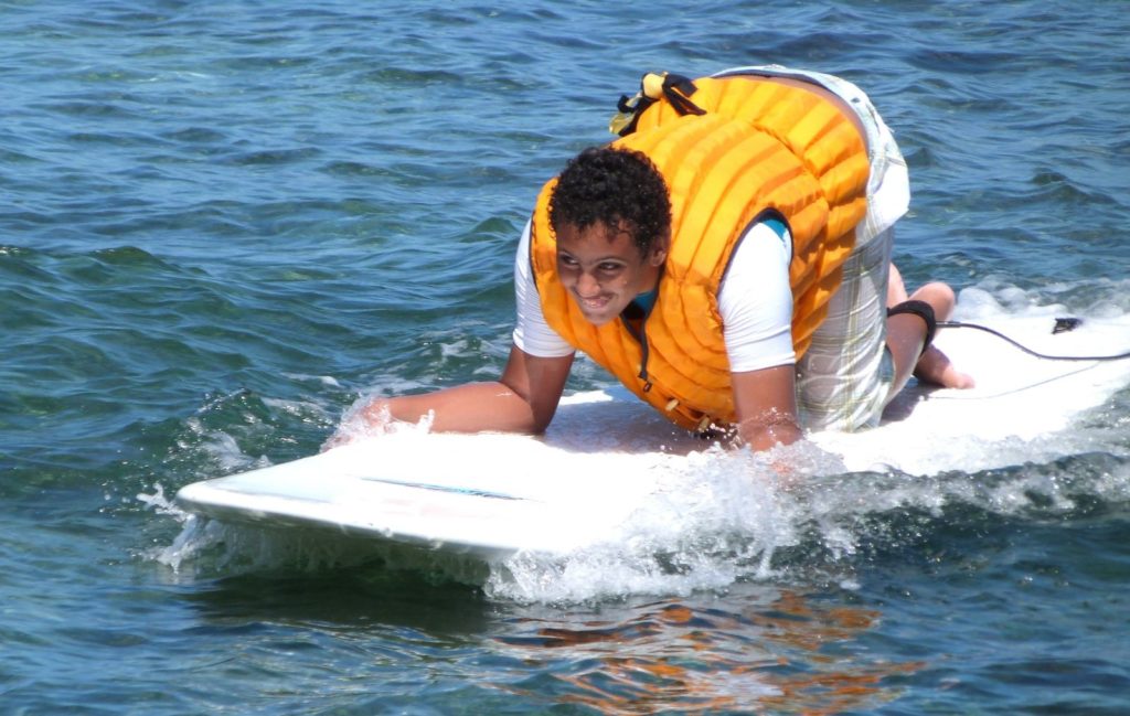 Du surf pour les personnes en situation de handicap