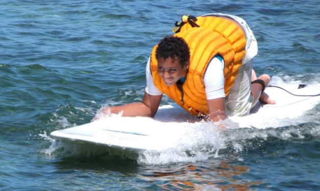 Du surf pour les personnes en situation de handicap
