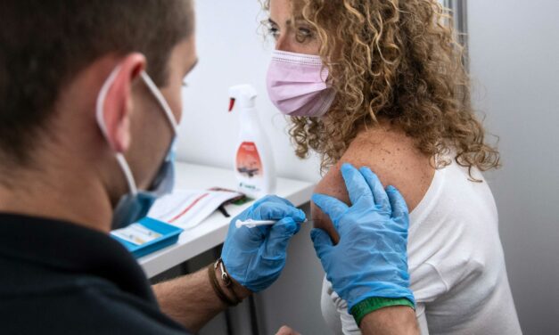 Covid-19 : des femmes accusent le vaccin d’avoir du subir une ablation de l’utérus