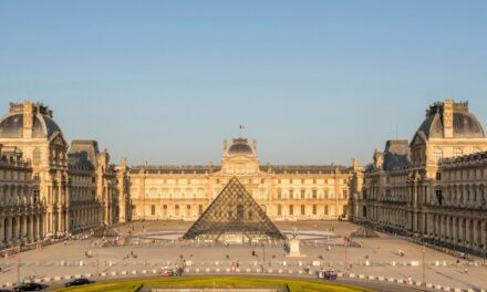 Le musée du Louvre réduit fortement sa consommation d’énergie