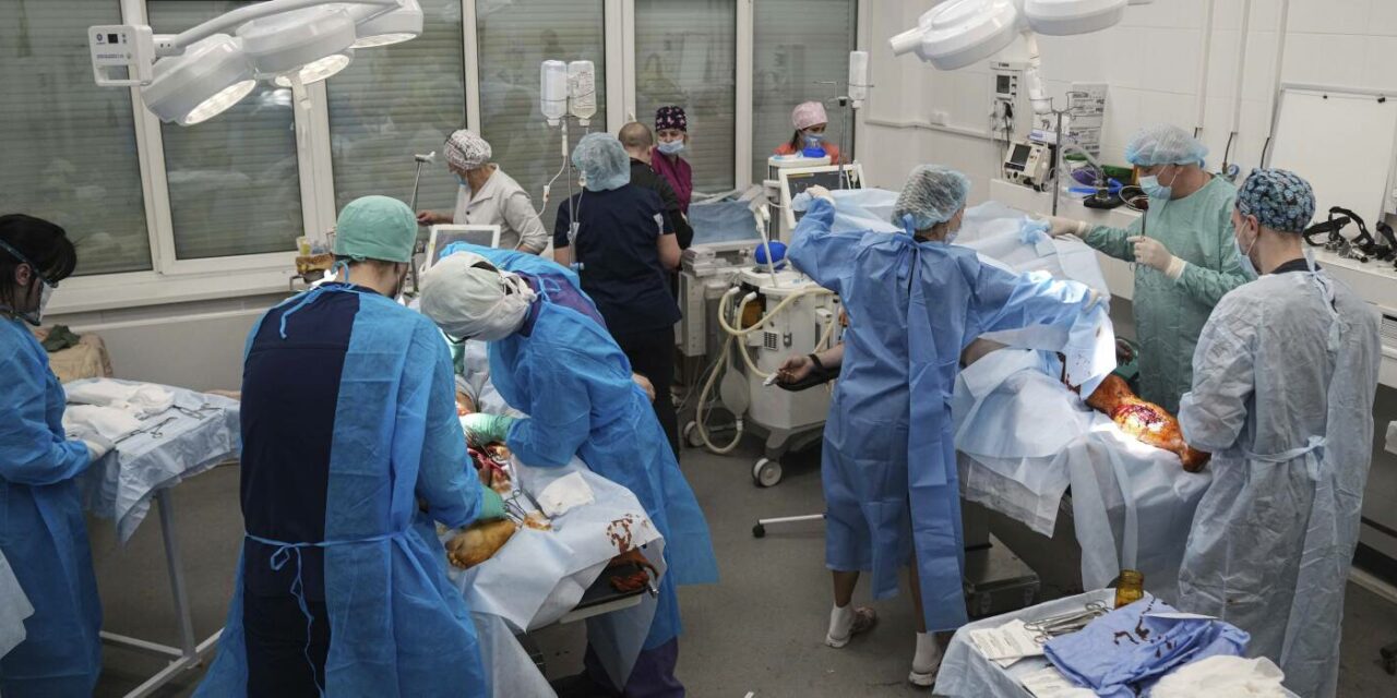Guerre en Ukraine : acheminement d’une aide médicale d’urgence par la France