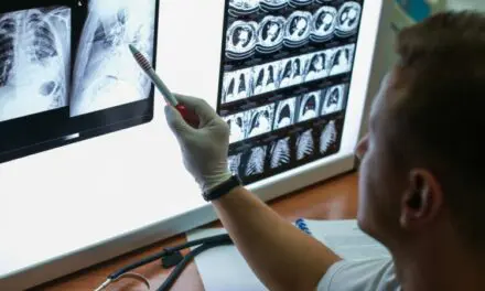 Cancer du poumon : un nouveau traitement associant immunothérapies et chimiothérapie réduit de près de 40 % le risque de récidive et de décès