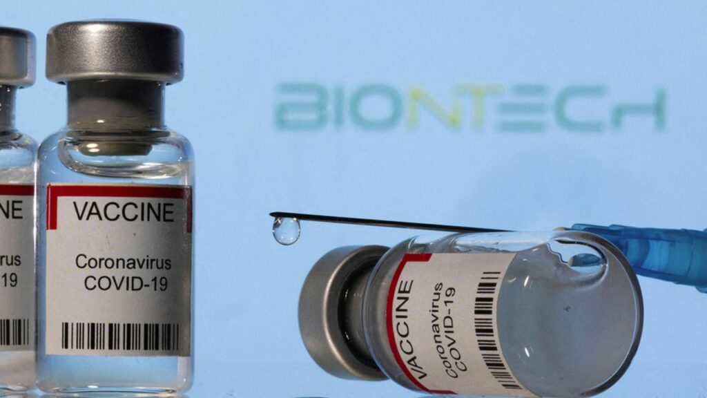 covid-19-le-laboratoire-biontech-annonce-deux-nouveaux-vaccins-adaptes-au-variant-omicron-des-octobre