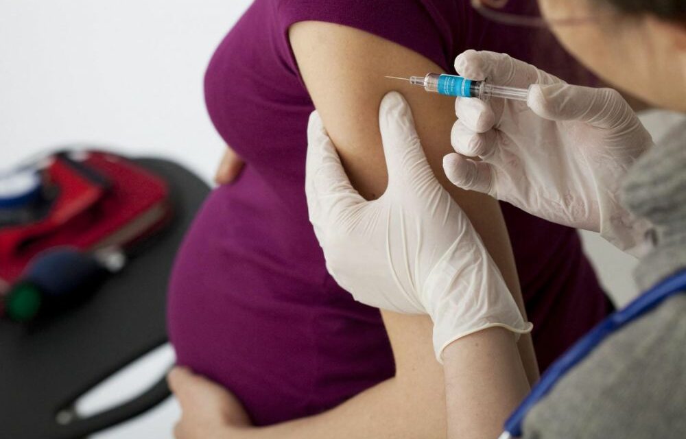 Covid-19 : une étude démontre que le vaccin contre le Covid entraine des retards de règles
