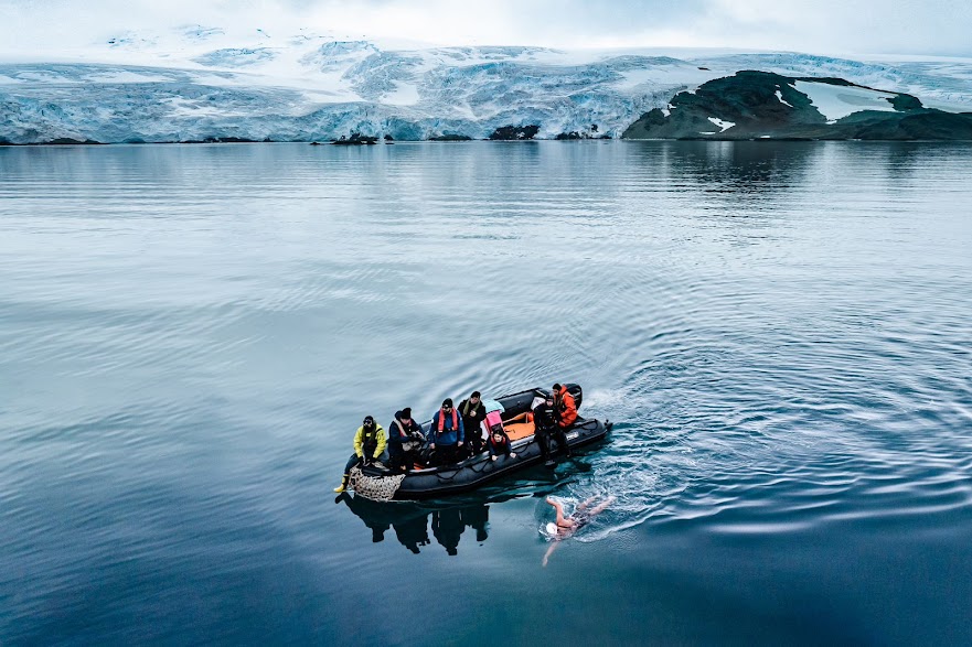 pour-sauver-lantarctique-barbara-hernandez-realise-la-plus-longue-nage-en-eau-glacee