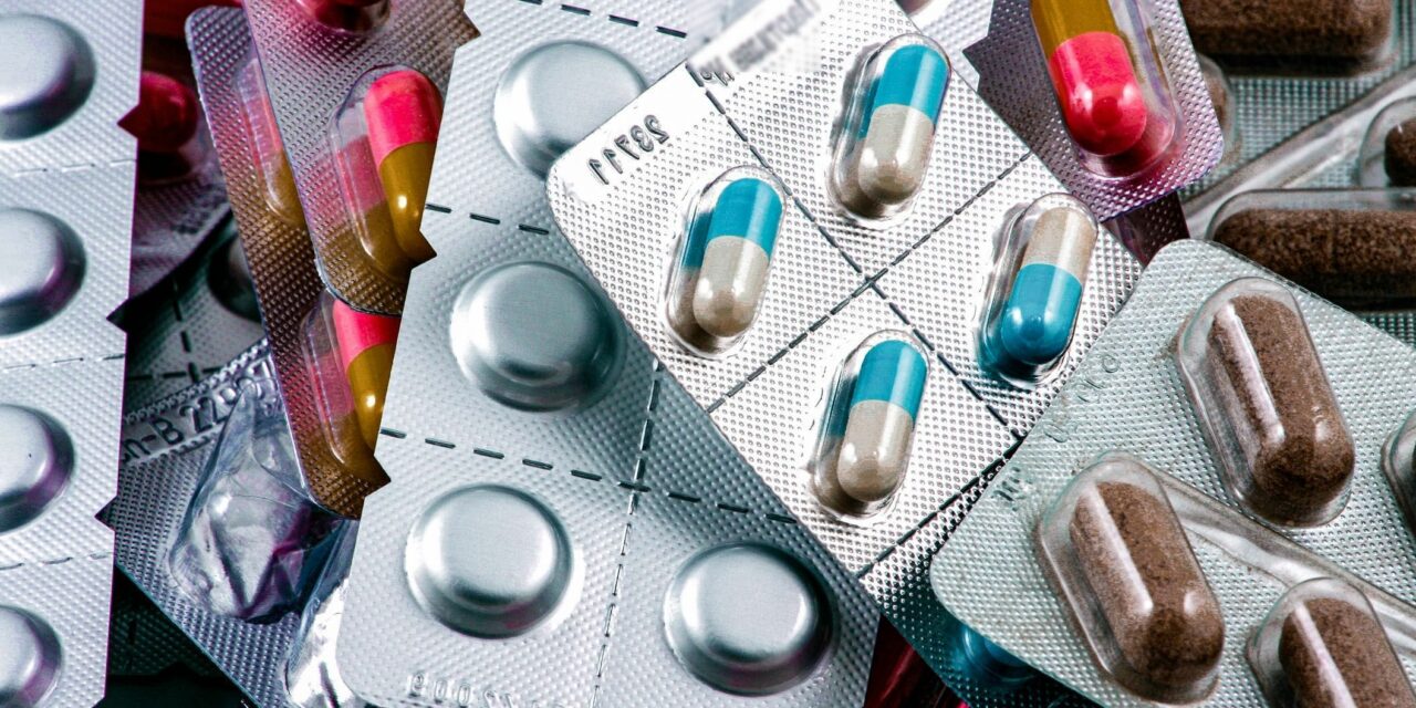 Antibiotiques : des patients victimes des fluoroquinolones portent plainte et dénoncent un scandale sanitaire