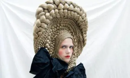 Des « cheveux et des poils » au Musée des Arts Décoratifs