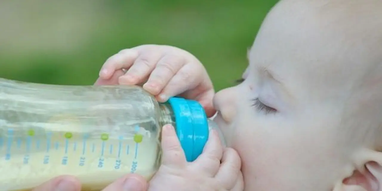 Bisphénols : Pourquoi tardons-nous à les interdire dans les produits pour bébé et les contenants alimentaires ?