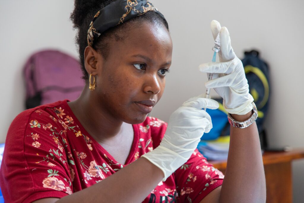 revolution-dans-la-lutte-contre-le-paludisme-un-vaccin-innovant-fait-son-entree