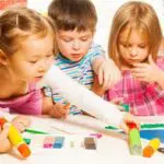 Les jeux coopératifs pour enfants : pourquoi sont-ils essentiels pour leur développement ?