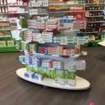 L’importance des gondoles de pharmacie dans l’agencement