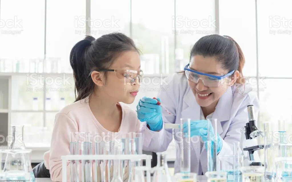 Comment faire aimer les sciences aux filles ?