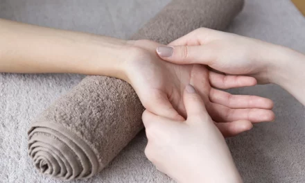 Réflexologie palmaire : auto-massages simples pour améliorer votre bien-être et réduire le stress