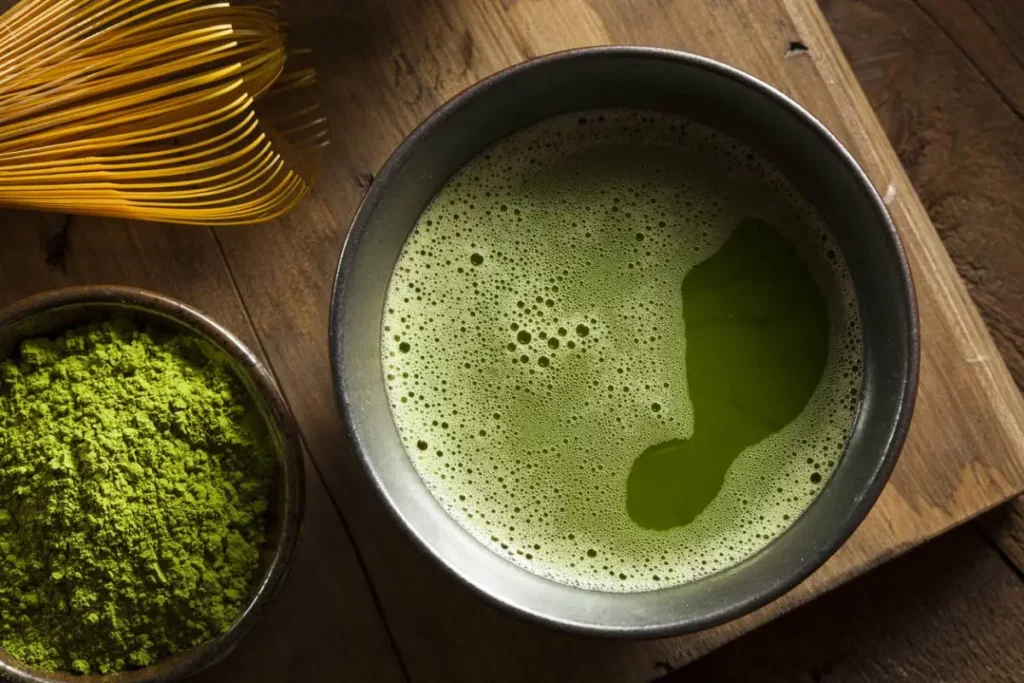 un-secret-de-longevite-longtemps-meconnu-le-the-matcha-et-ses-vertus