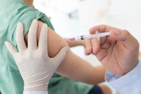 la-haute-autorite-de-sante-propose-de-simplifier-la-vaccination-pour-ameliorer-la-couverture-vaccinale-en-france