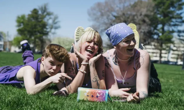 Découvrez l’édition limitée bluetooth de l’enceinte Terrain XL Skullcandy pour le Pride Month