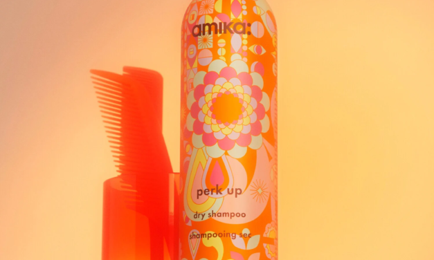 Amika : le shampoing sec le plus vendu aux États-Unis est disponible chez Sephora