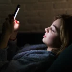 Pourquoi devez-vous offrir un « dumbphone » à votre ado ?
