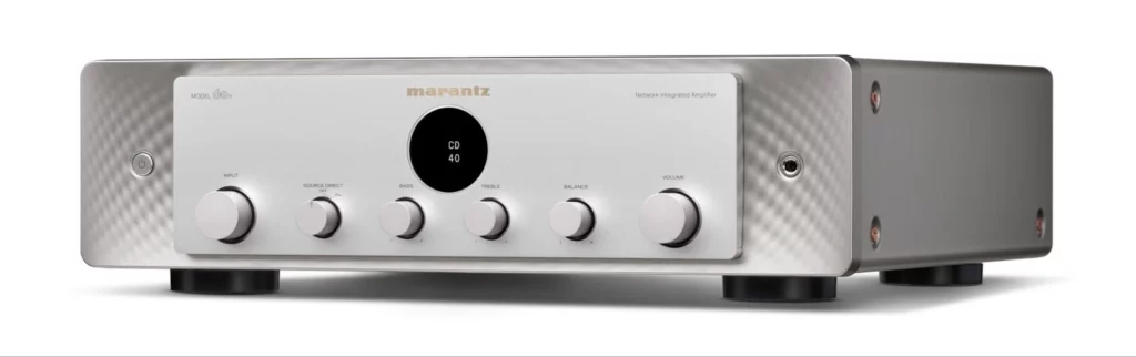 Amplificateur Marantz MODEL 60n avec boutons de contrôle et design élégant