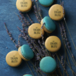 Pierre Hermé crée un macaron exclusif pour Le Train Bleu à la Gare de Lyon