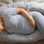 Les avantages de posséder un coussin d’allaitement dès la grossesse