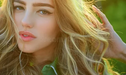 Comment se maquiller quand il fait chaud pour que le maquillage tienne ?