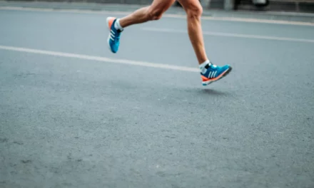 Comment éviter les blessures au mollet quand on reprend le sport ?