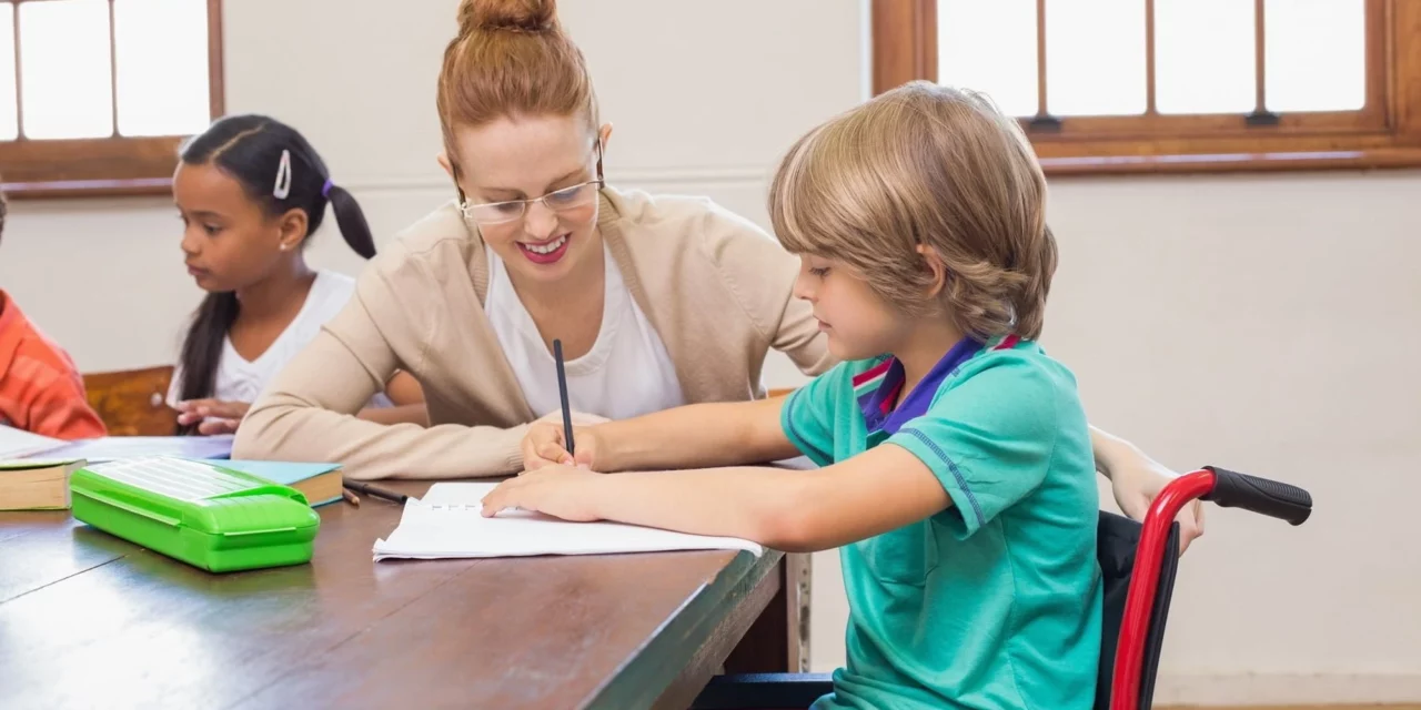 Loi sur l’école inclusive : ce qui change pour les enfants en difficulté scolaire