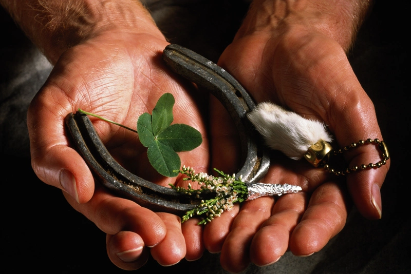 Symboles qui portent chance, amour et argent