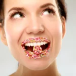Pourquoi quand je mange du sucre j’ai mal aux gencives ?