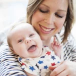 Protéger bébé des moustiques en été : les réflexes malins et sûrs