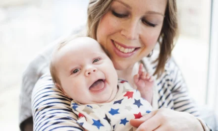 Protéger bébé des moustiques en été : les réflexes malins et sûrs
