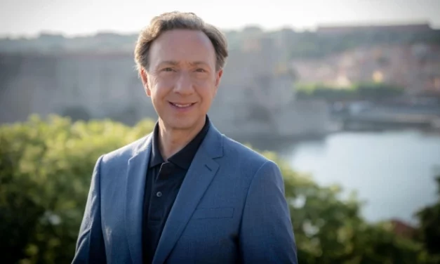 Stéphane Bern reprend les rênes de La Carte aux Trésors
