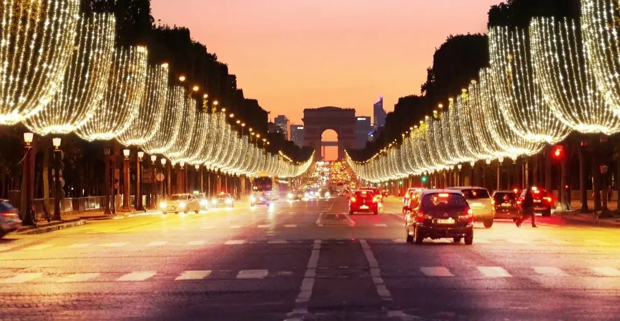 Illuminations de Noël à Paris 2025 : les plus beaux lieux à voir