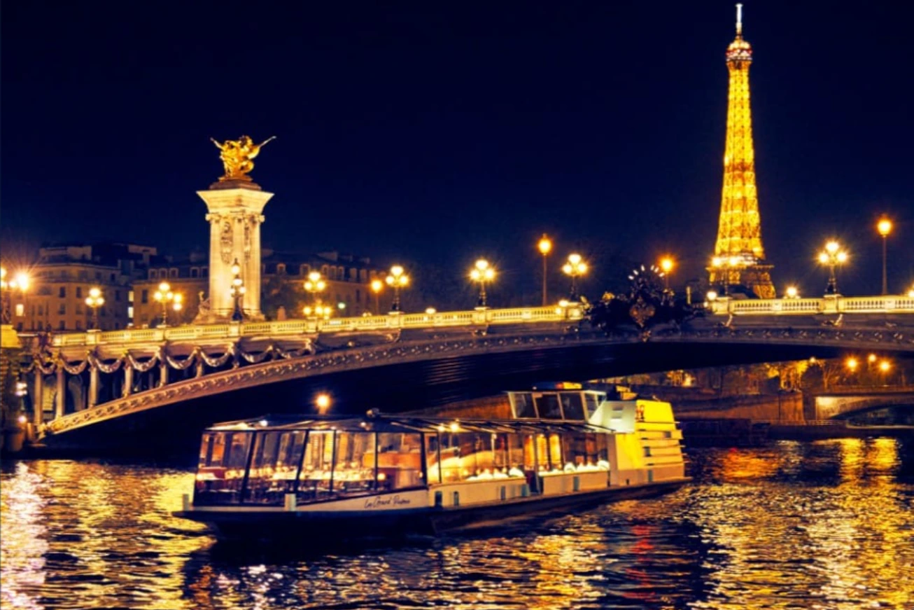 Croisière famille sur la Seine à Paris pour Noël 2025, idée de sortie avec les enfants