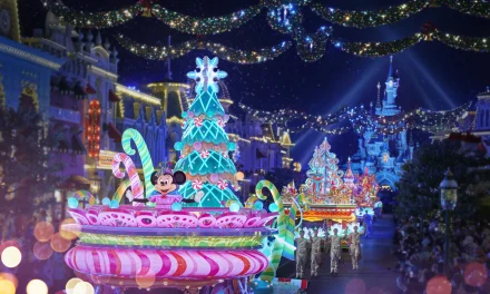 Noël à Disneyland Paris 2025 : magie, spectacles et personnages féeriques en famille