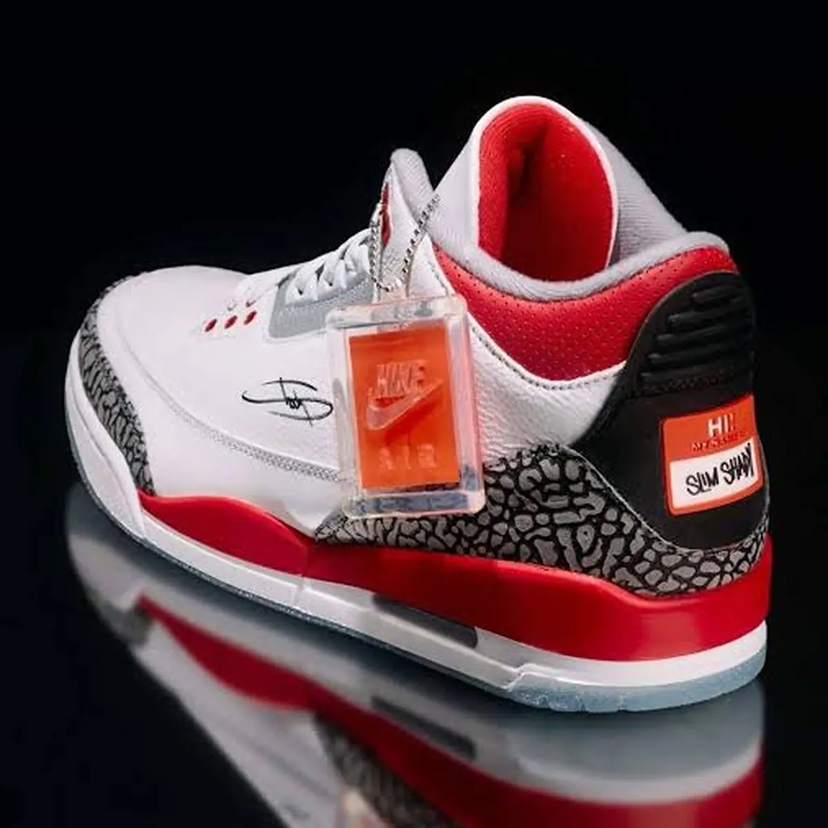 Air Jordan 3 Slim Shady signée par Eminem et mise aux enchères
